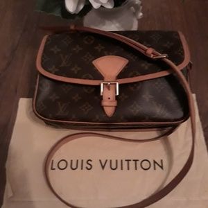 Louis Vuitton Sologne Crossbody Handbag